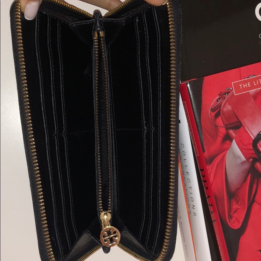 Tory Burch Wallet - Picture 6 of 7